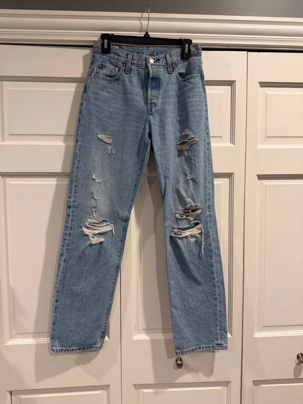 Levi's Light Blue Distressed Boyfriend Jeans 25w x 32L